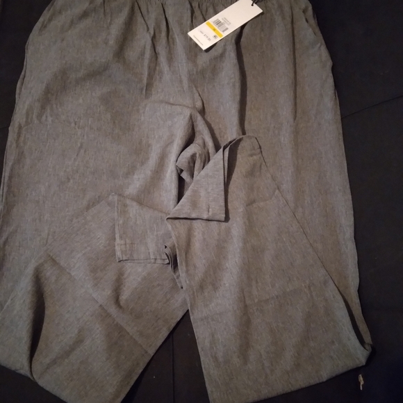 Calvin Klein tech stretch pull on pants - Picture 3 of 3